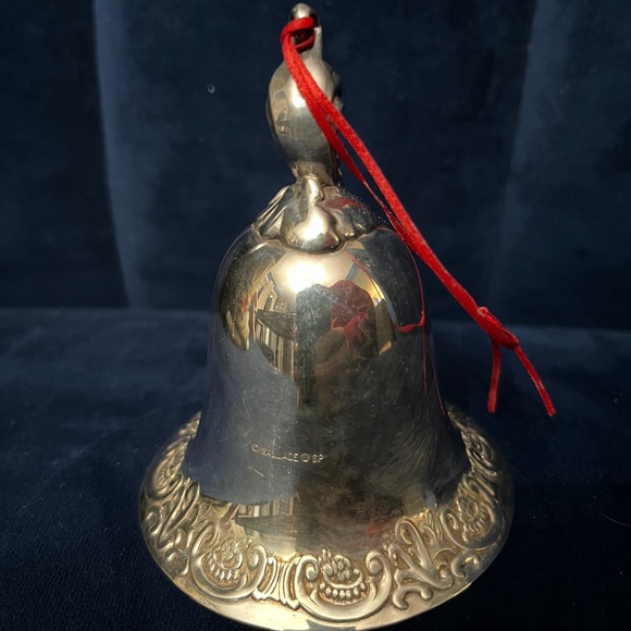 Wallace Silversmiths Holiday 995 Wallace Grand Baroque Silver Bell